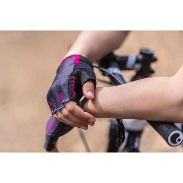 NORTHWAVE - Active women short finger gloves (Dark Grey/Pink)