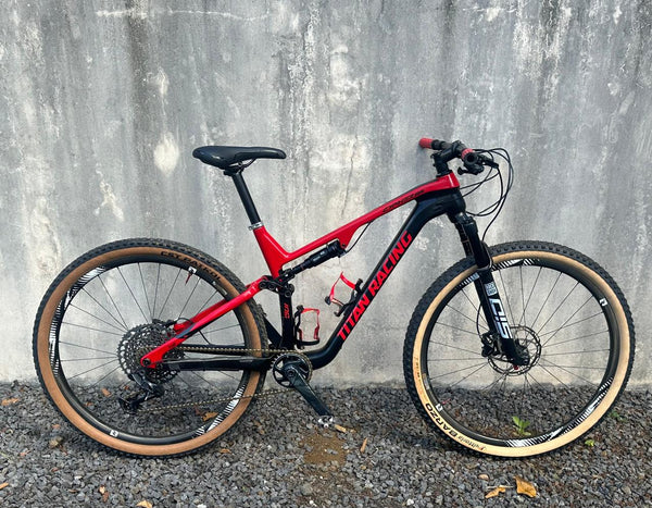 TITAN RACING | CYPHER RS - Full Carbon frame and Carbon Reynolds Wheelset.