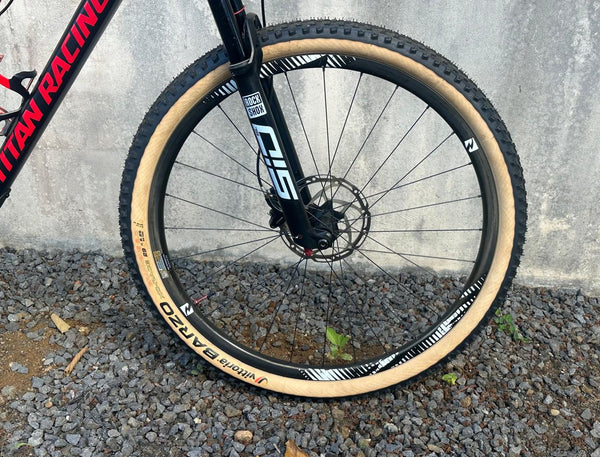 TITAN RACING | CYPHER RS - Full Carbon frame and Carbon Reynolds Wheelset.
