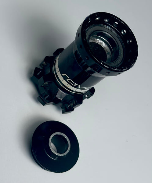 ROVAL | Front Hub 100 x 15mm - 32H - 6 Bolts