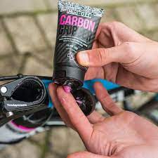 MUC-OFF | Carbon Gripper 75G