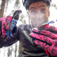 Muc-Off Helmet & Visor Cleaner Spray – 250ml Quick-Clean Formula For Helmets, Goggles & Masks